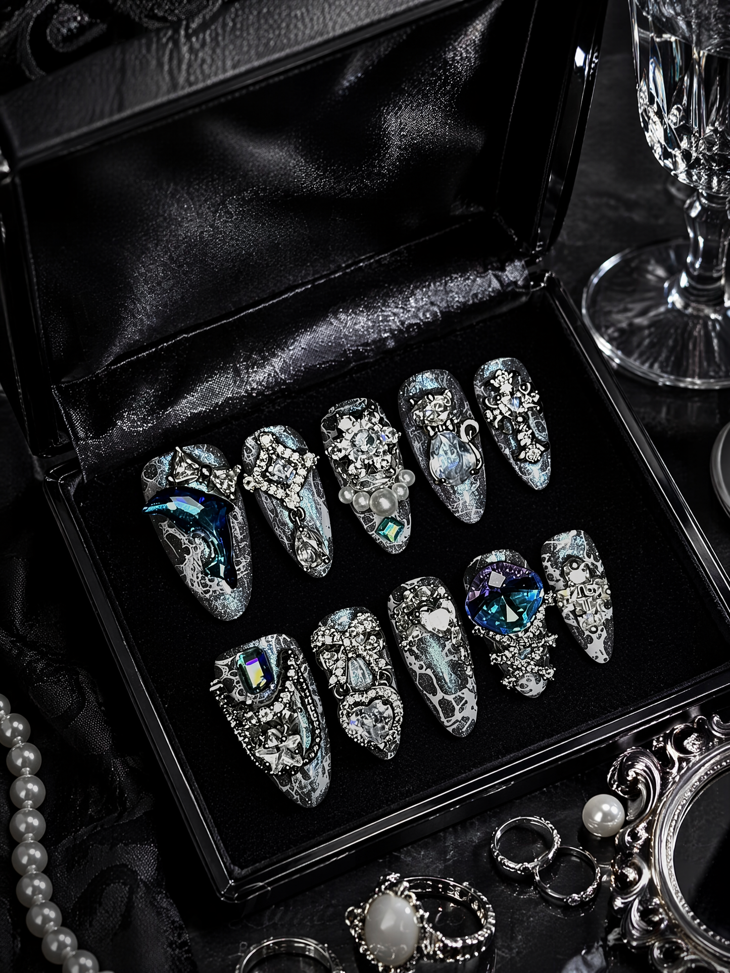 Midnight Baroque | LUMlix Haute Nail | LUMlix Haute Nail