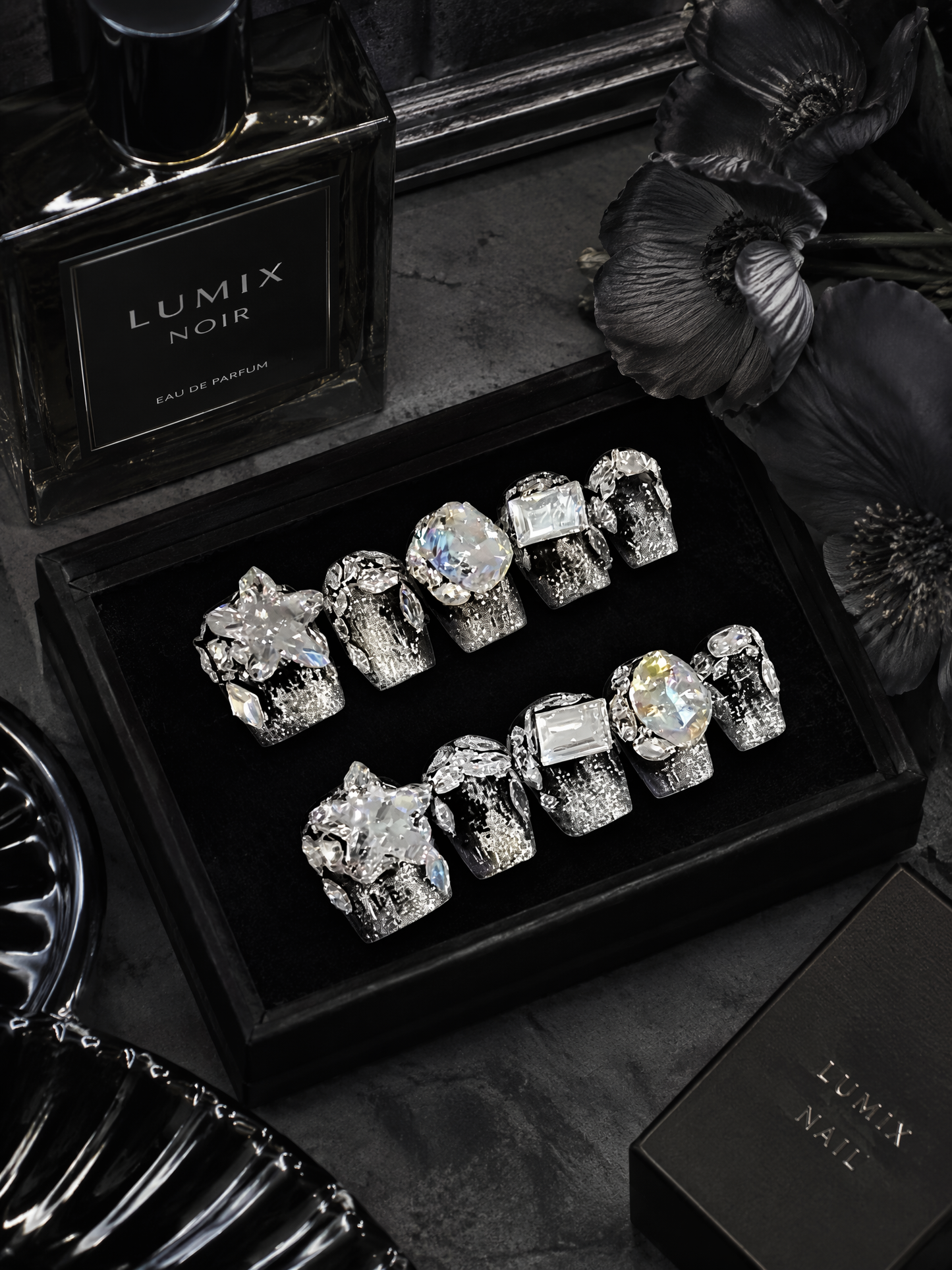 Stellar Noir | LUMlix Haute Nail