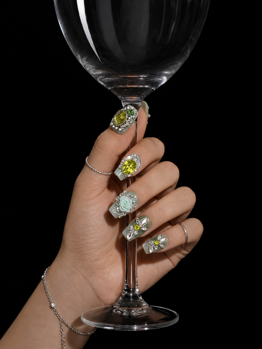 Verdant Empress | LUMlix Haute Nail