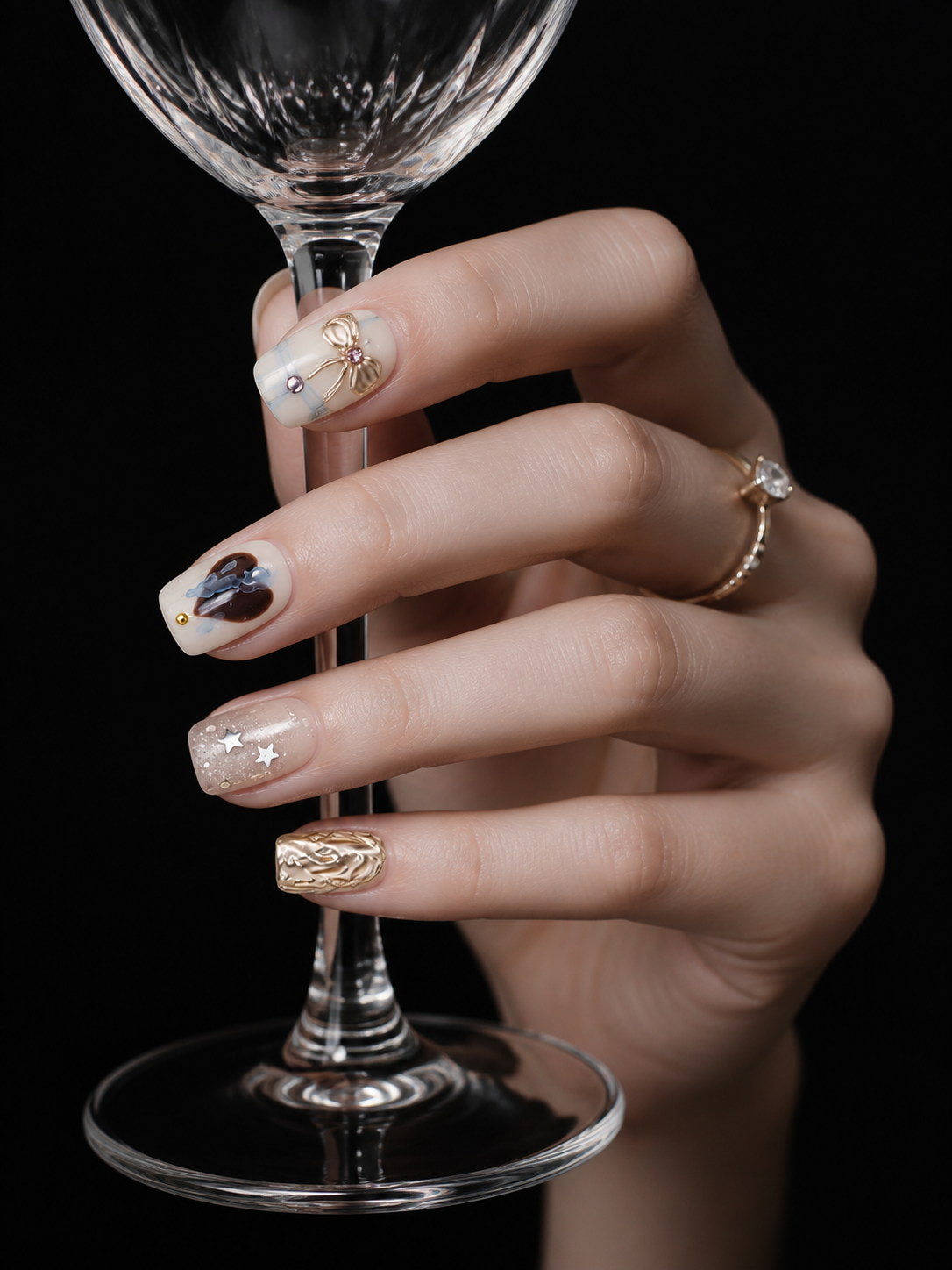 Venus' Gilded Reverie | LUMlix Haute Nail