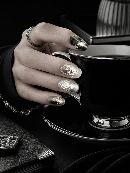 Regina Noctis' Silver Decree | LUMlix Haute Nail