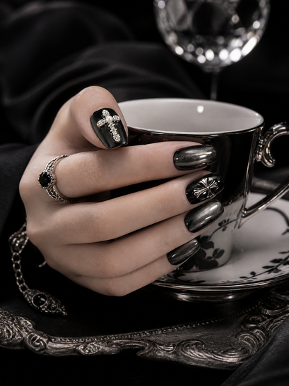Nyx's Obsidian Covenant | LUMlix Haute Nail