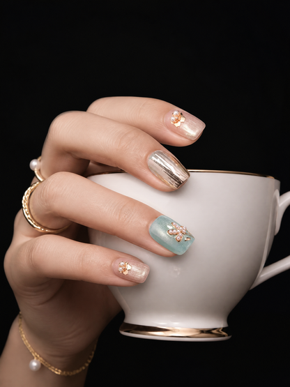 Aurora's Verdant Whisper | LUMlix Haute Nail