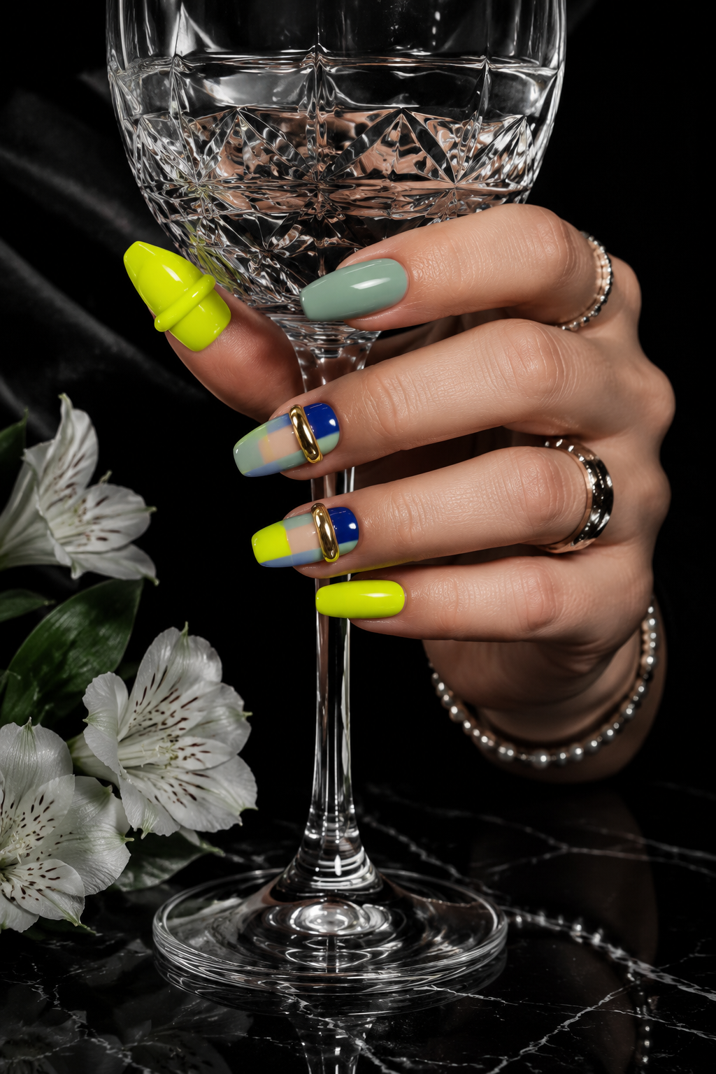 Neon Cyber-Ring | LUMlix Haute Nail