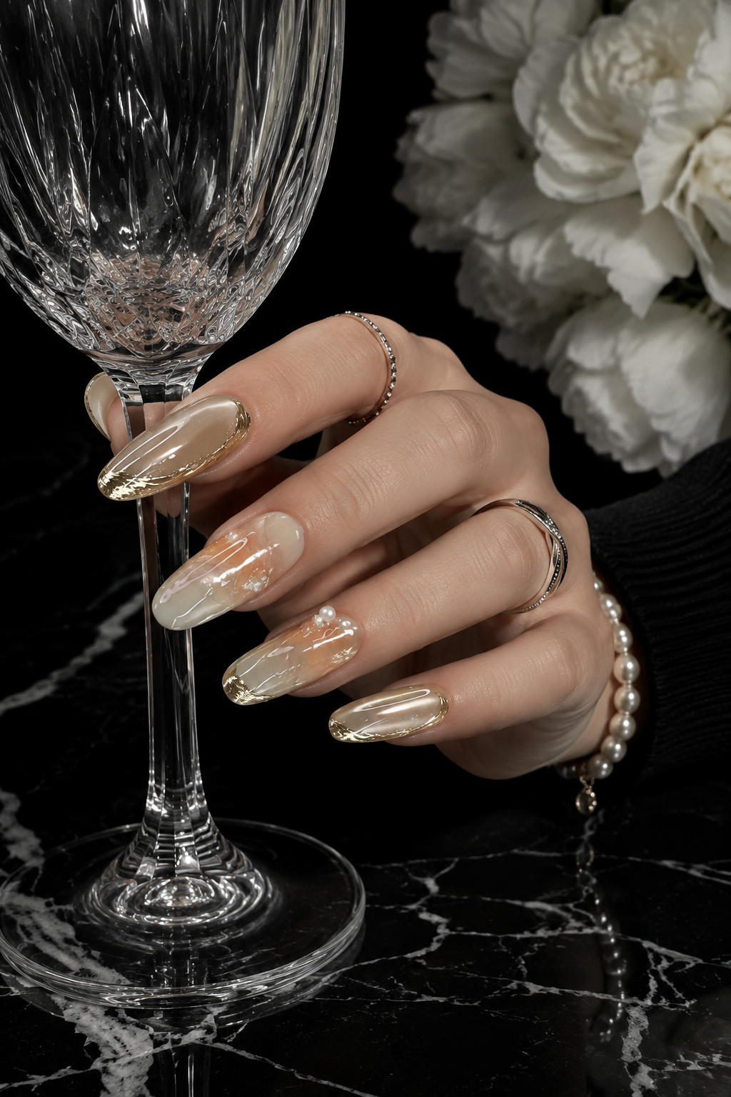 Aurora Gilded Pearl | LUMlix Haute Nail