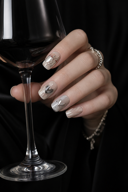 Venus' Silver Pulse | LUMlix Haute Nail