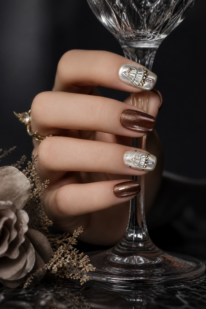 Gilded Noel Reverie | LUMlix Haute Nail