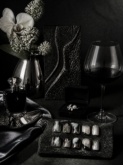 Nyx's Obsidian Mirror | LUMlix Haute Nail