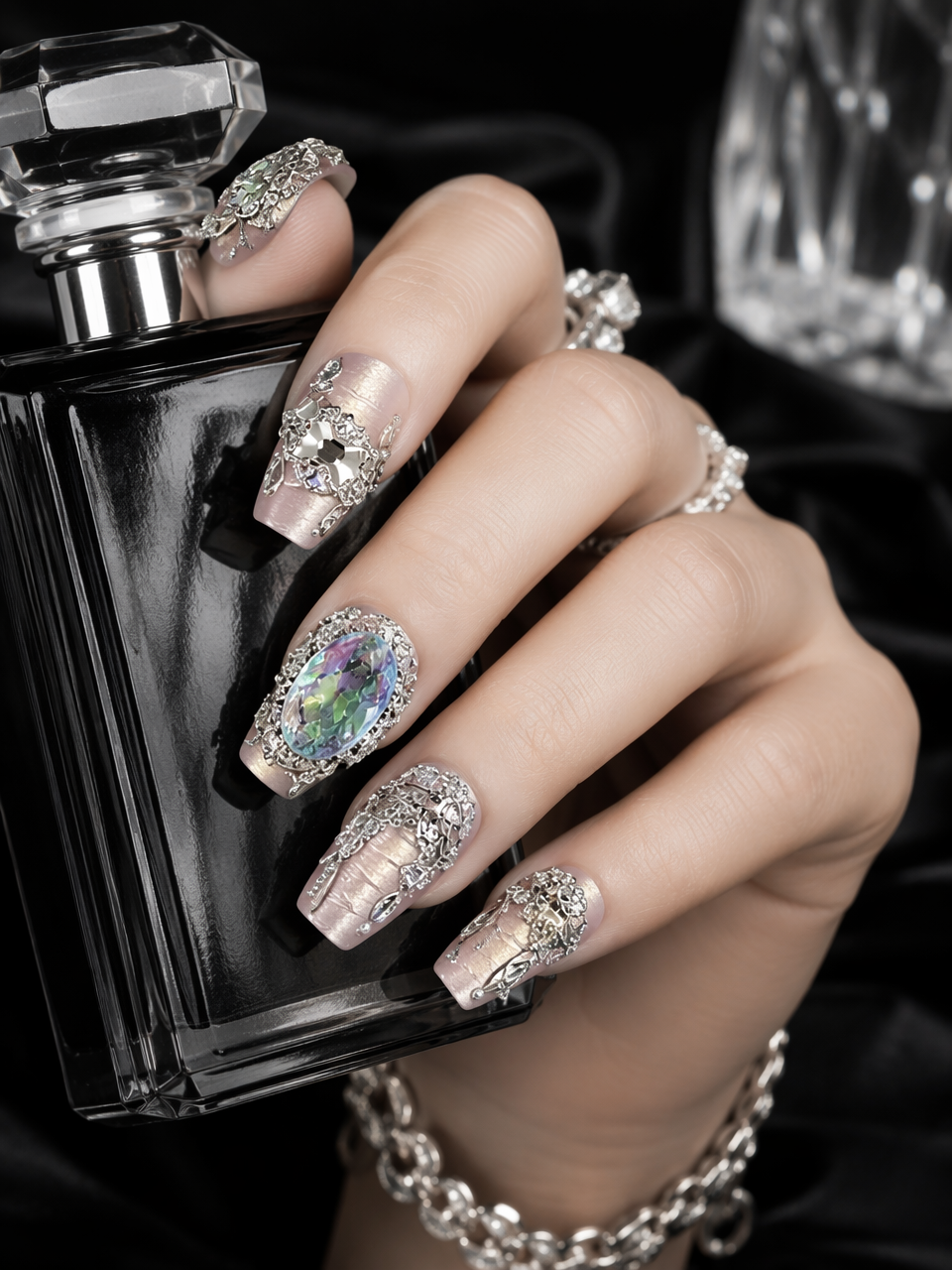Aurora Filigree | LUMlix Haute Nail