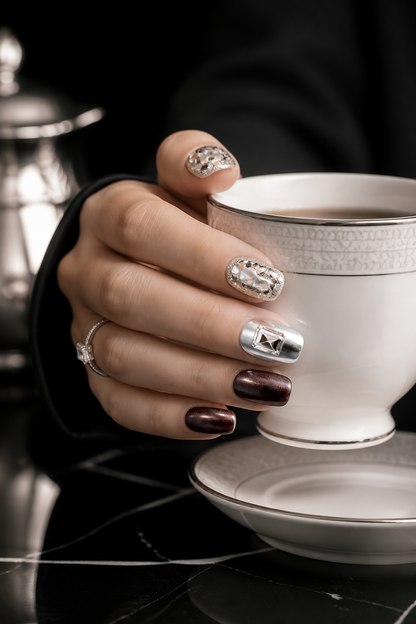 Nyx's Obsidian Mirror | LUMlix Haute Nail
