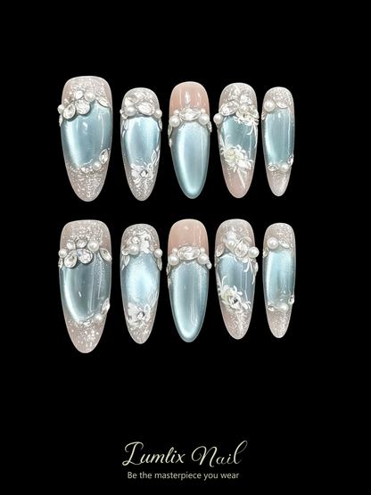 Aphrodite's Frozen Aria | LUMlix Haute Nail
