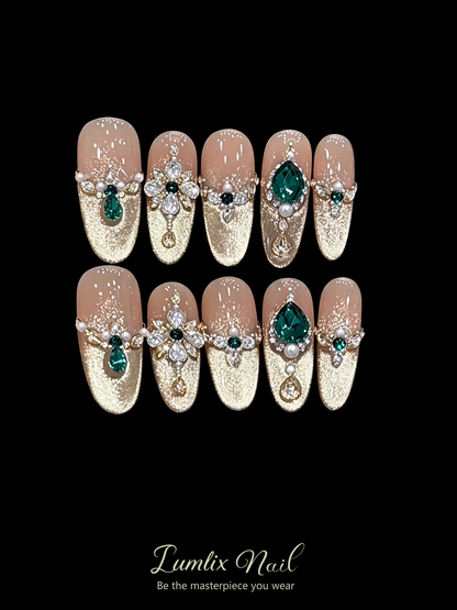 Athena’s Gilded Oracle | LUMlix Haute Nail