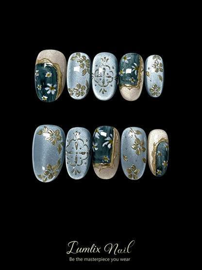 Gilded Vintage Reverie | LUMlix Haute Nail