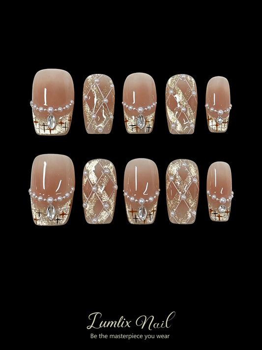 Gilded Tulle Duchess | LUMlix Haute Nail