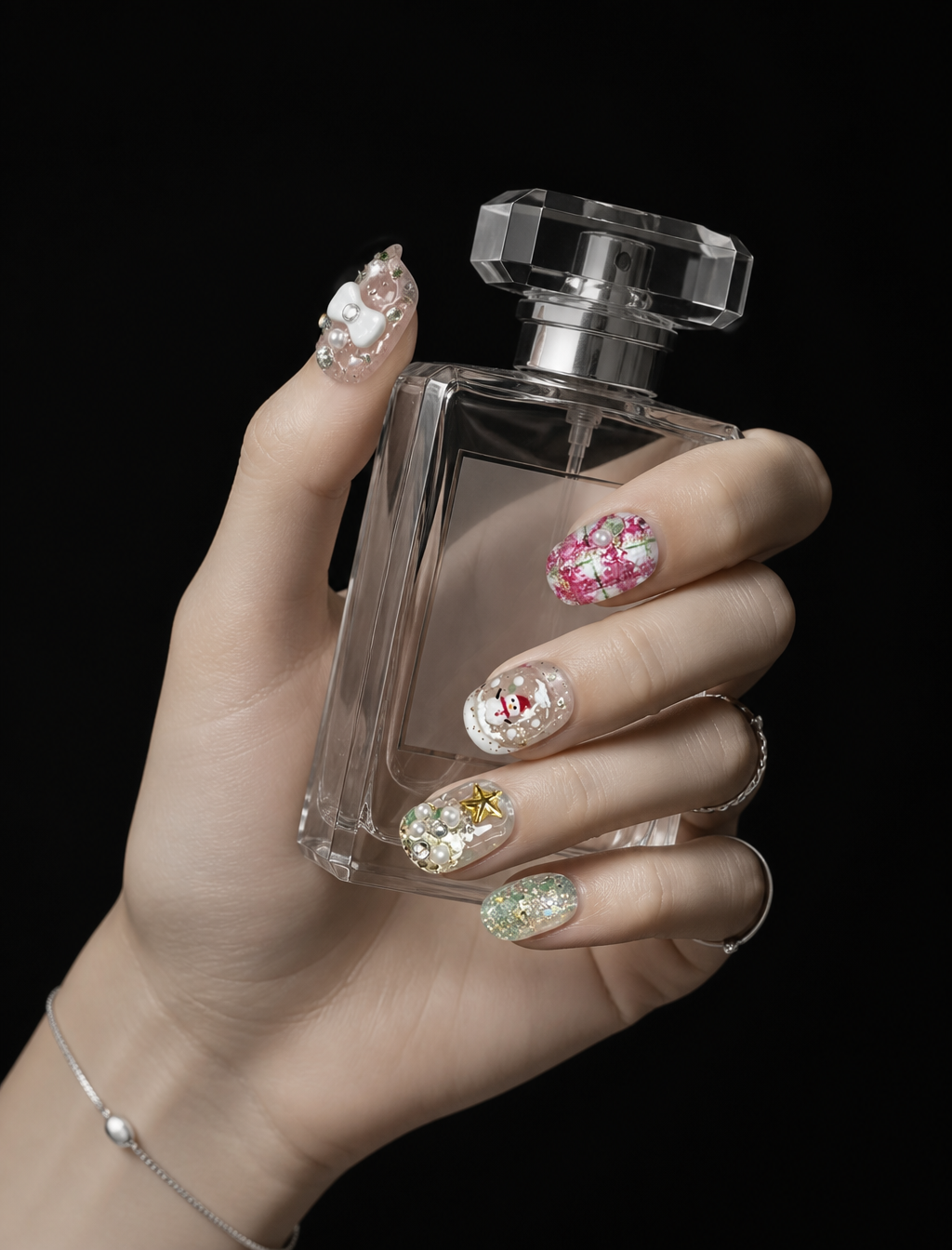 Frostina's Gilded Noel | LUMlix Haute Nail