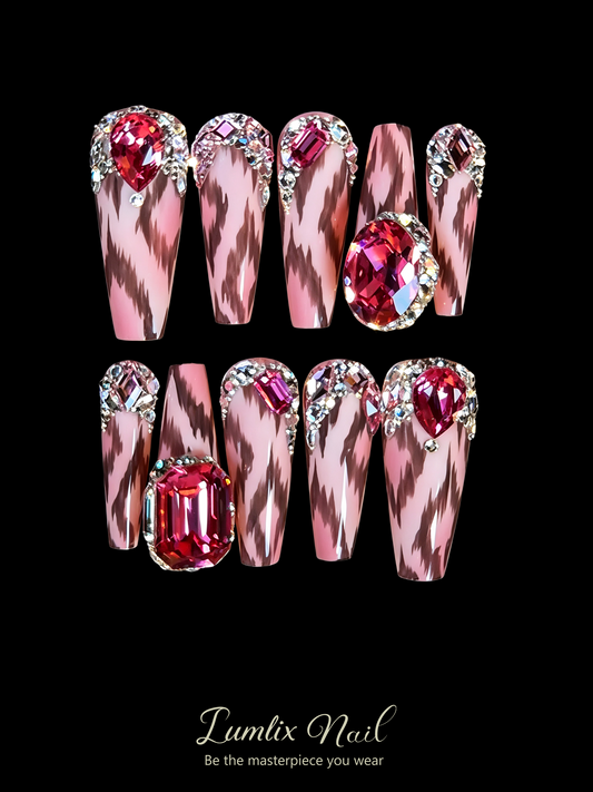 The Fuchsia Wild's Gaze | LUMlix Haute Nail