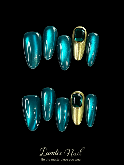 Verdant Sovereign's Gaze | LUMlix Haute Nail