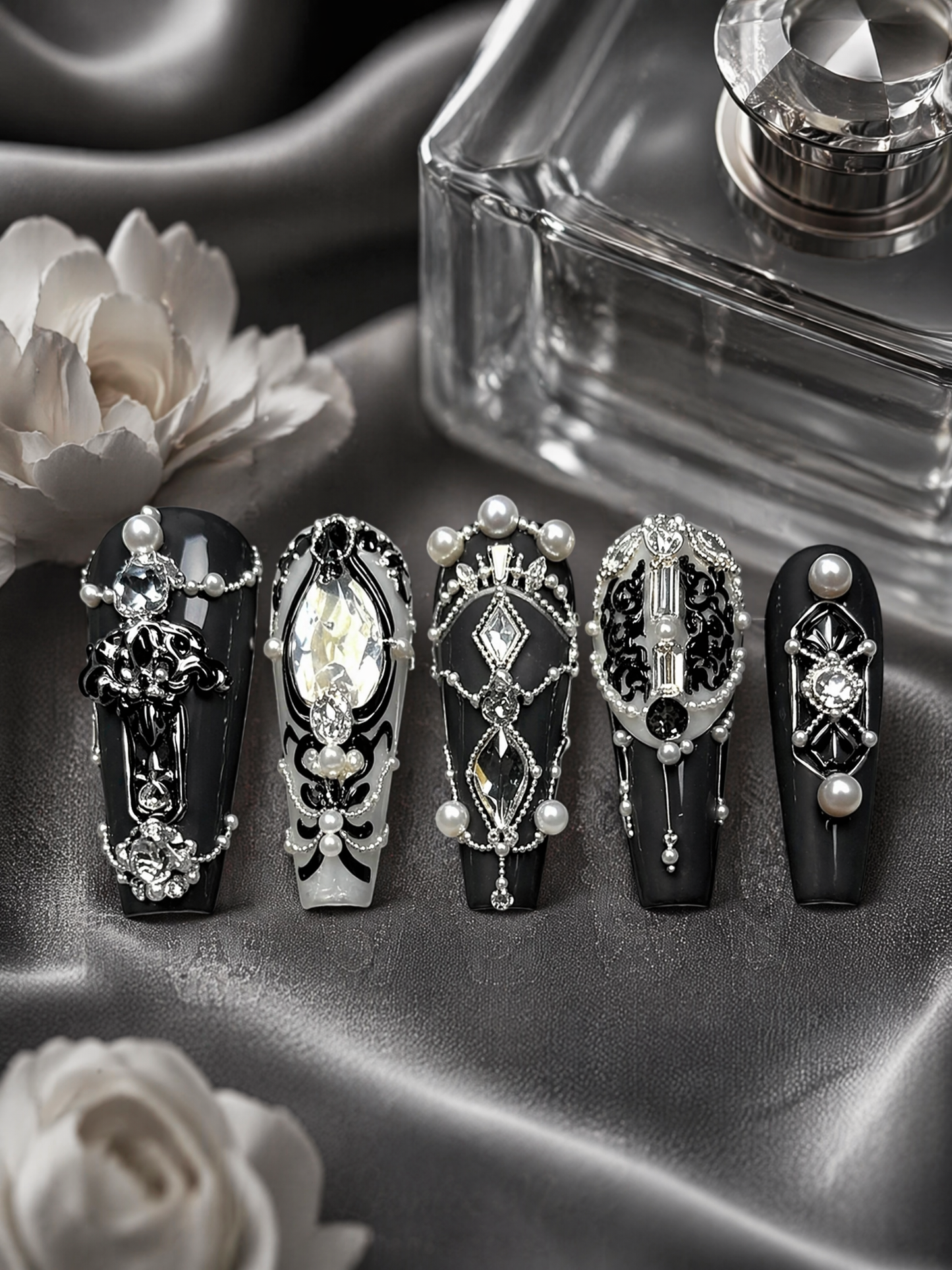 Obsidian Baroque | LUMlix Haute Nail