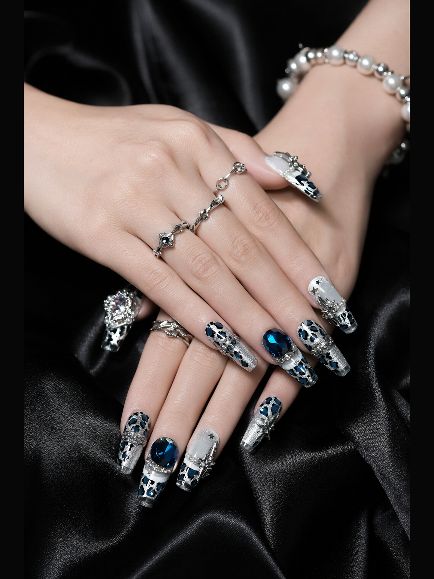 Midnight Abyssal Crown | LUMlix Haute Nail