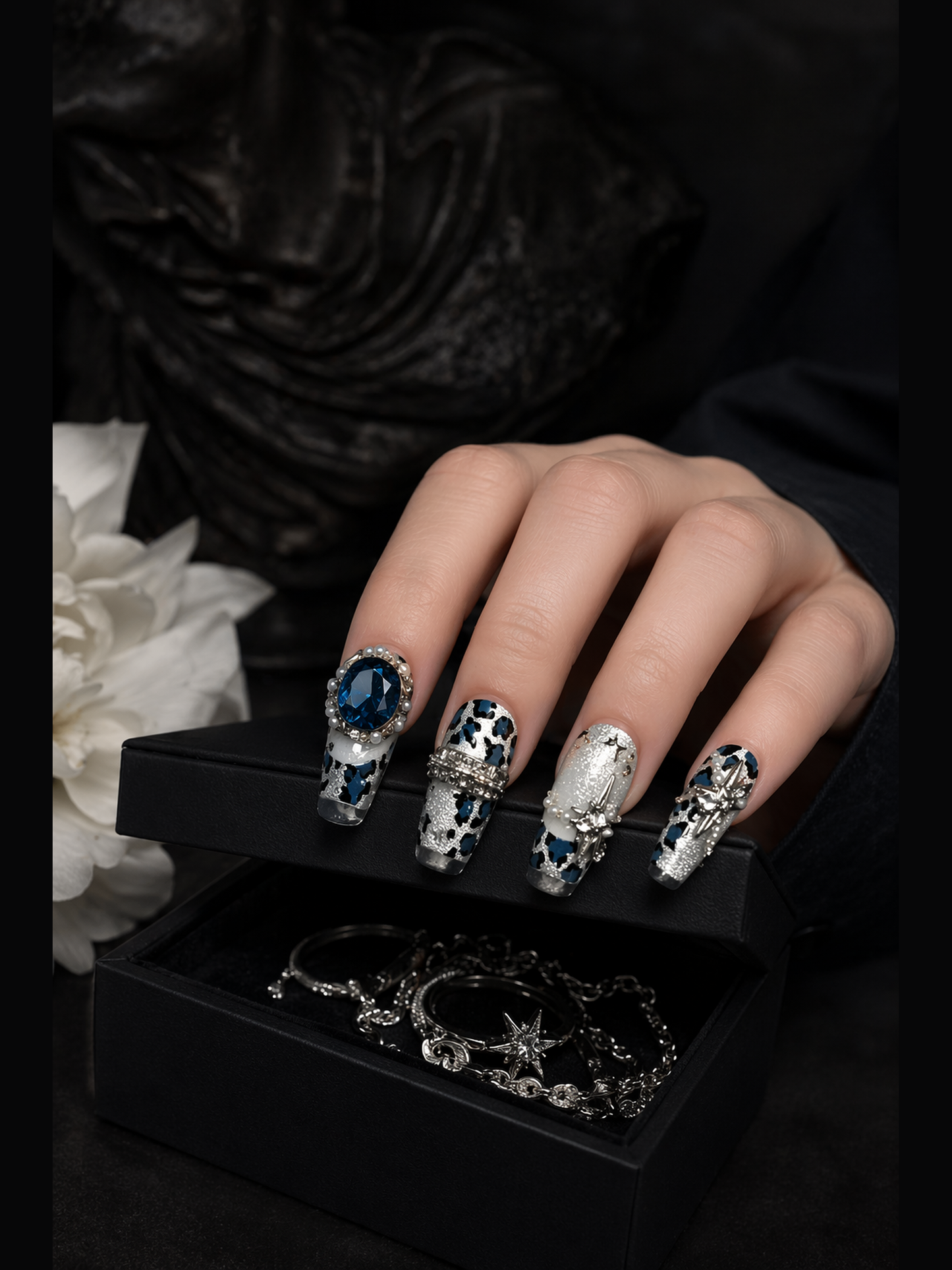 Midnight Abyssal Crown | LUMlix Haute Nail