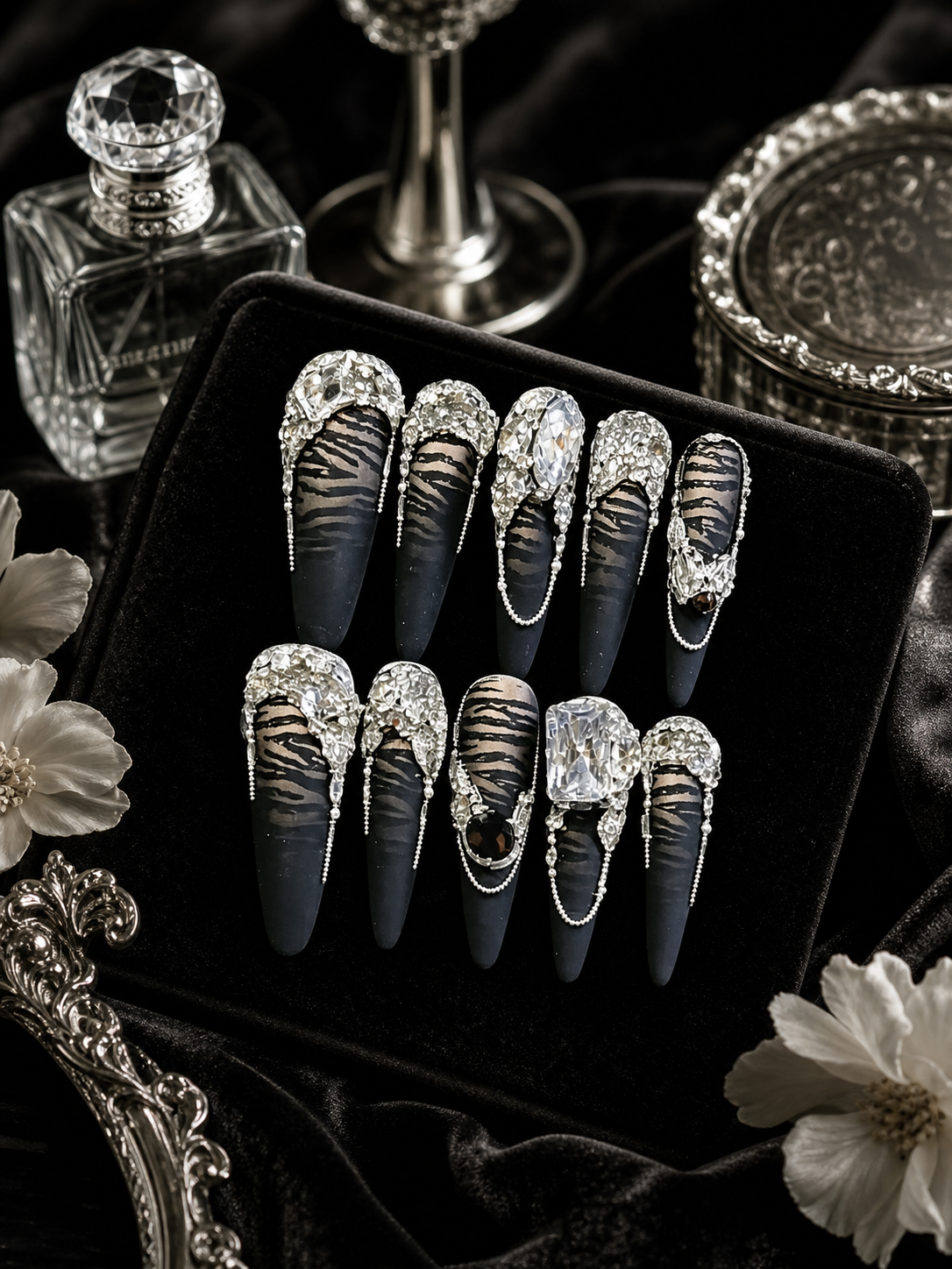 Obsidian Zebra Noir | LUMlix Haute Nail