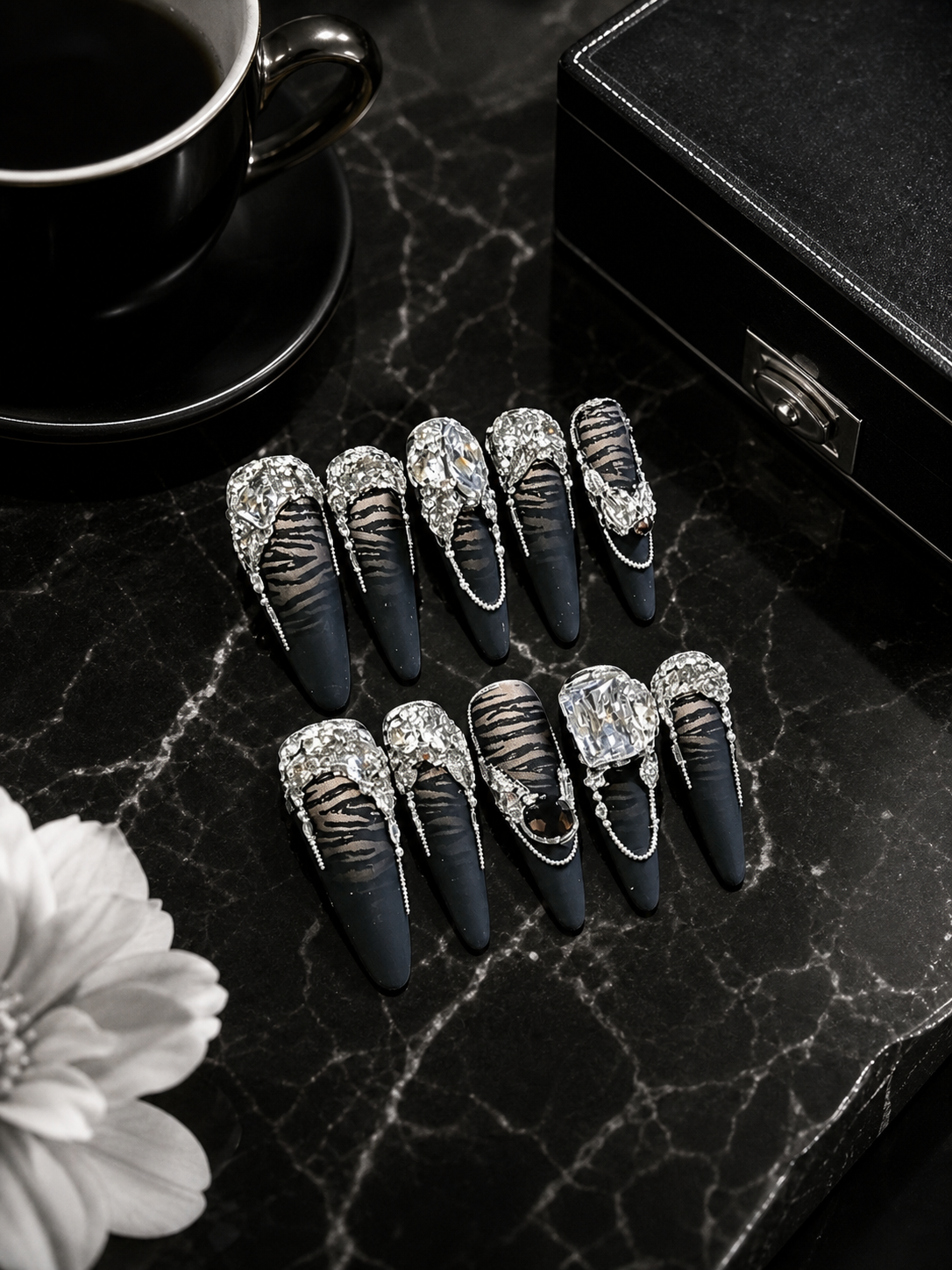 Obsidian Zebra Noir | LUMlix Haute Nail