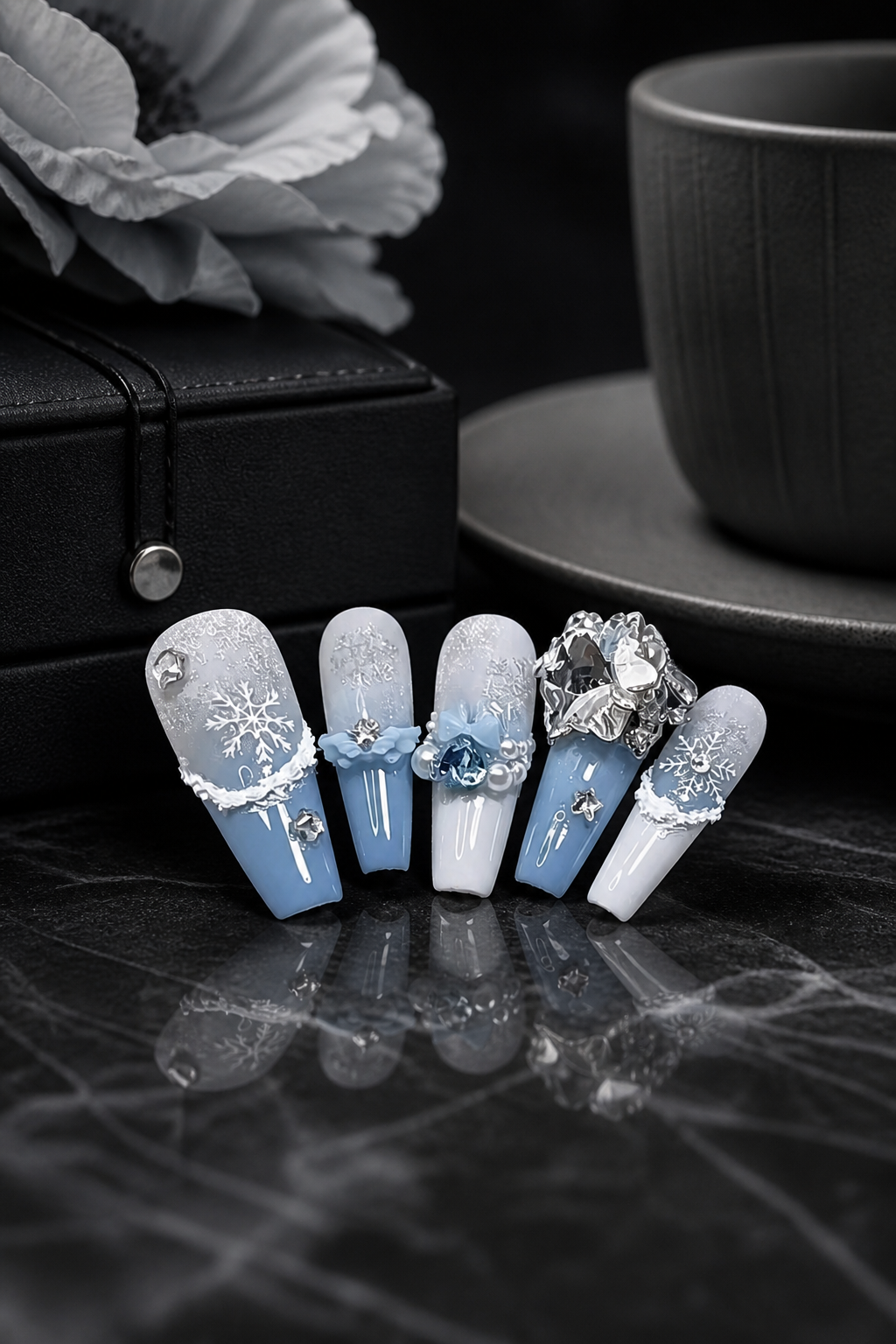 Frostbitten Aria | LUMlix Haute Nail