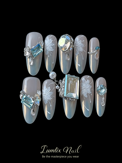 Glacial Aurora & Pearl Dew | LUMlix Haute Nail