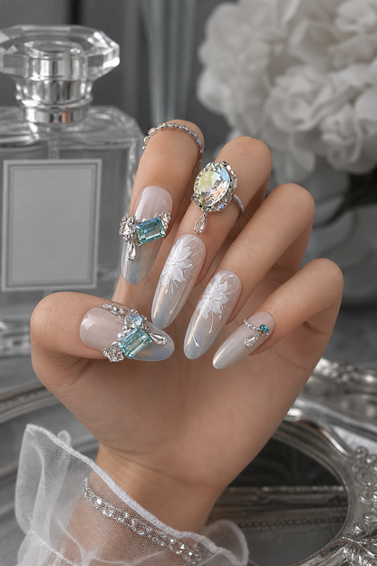 Glacial Aurora & Pearl Dew | LUMlix Haute Nail