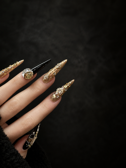 Gilded Amber & Onyx Sovereign | LUMlix Haute Nail