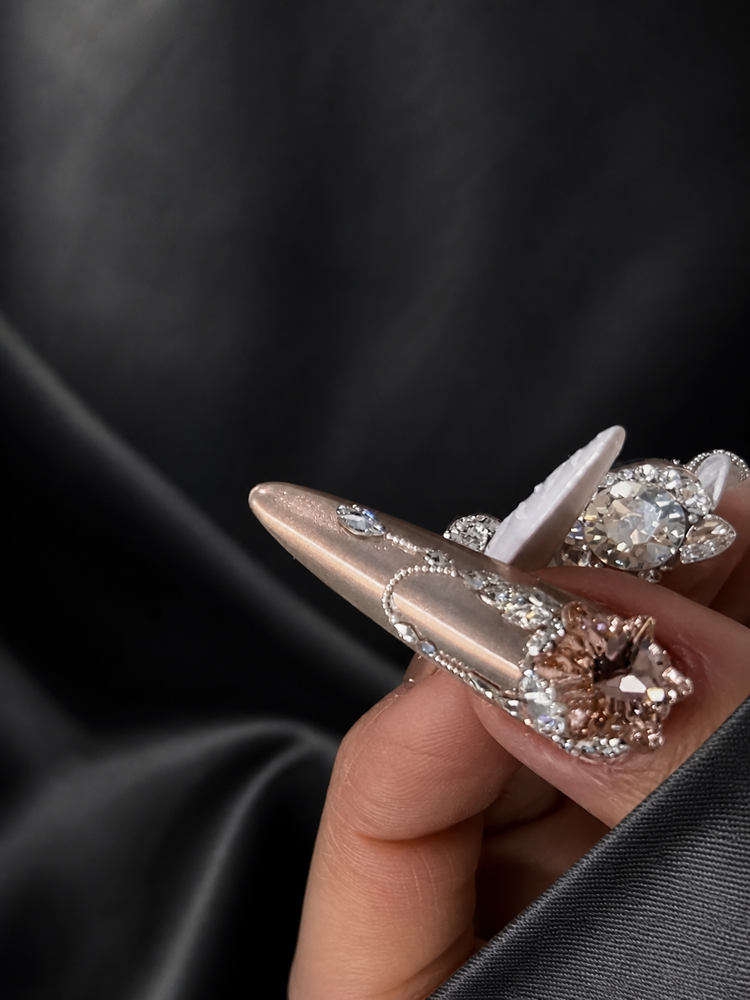 Lunar Frost & Champagne Sovereign | LUMlix Haute Nail