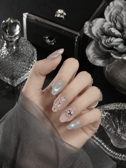 Aphrodite’s Glistening Tide | LUMlix Haute Nail