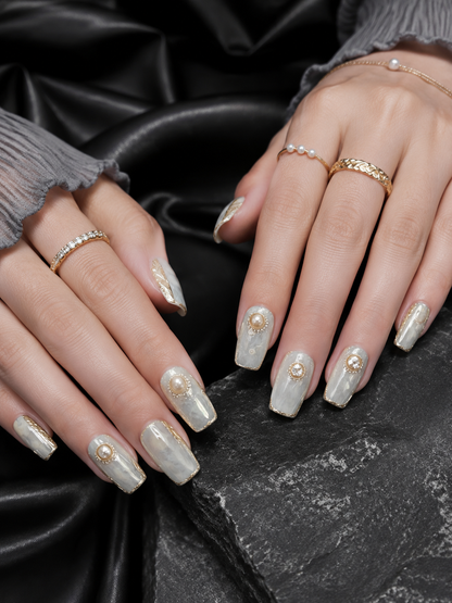 Lumière de Marbre Doré | LUMlix Haute Nail