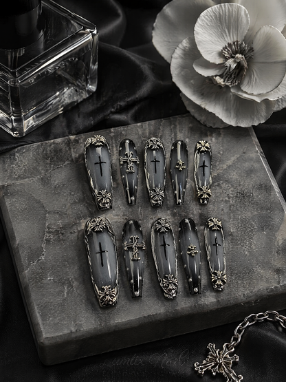 Gothic Vespers in Silver | LUMlix Haute Nail