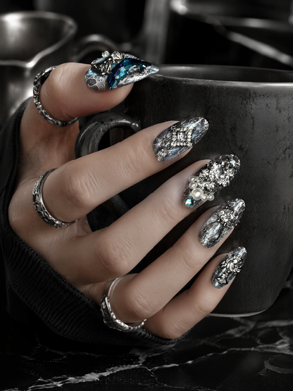 Midnight Baroque  | LUMlix Haute Nail | LUMlix Haute Nail