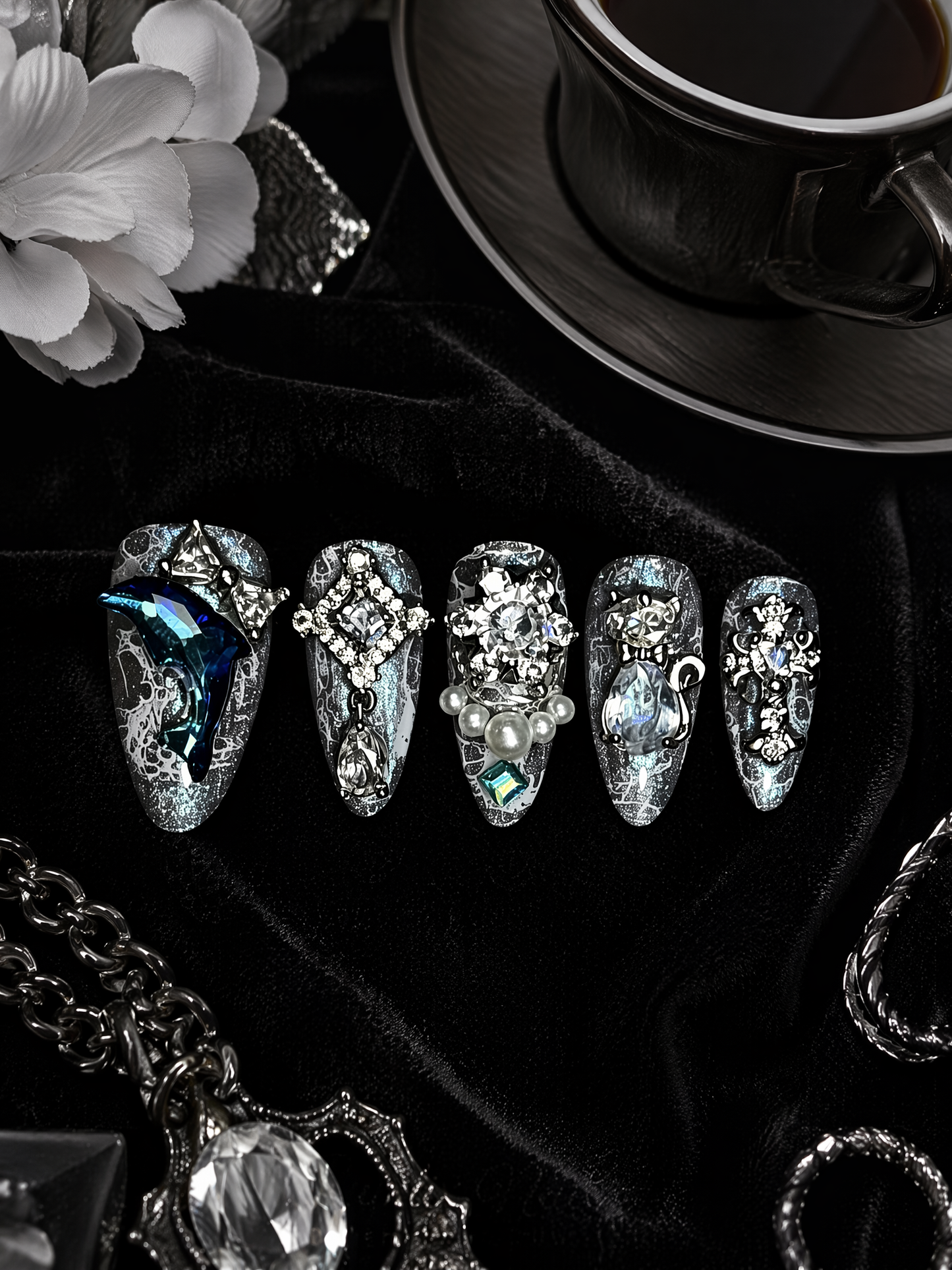 Midnight Baroque  | LUMlix Haute Nail | LUMlix Haute Nail