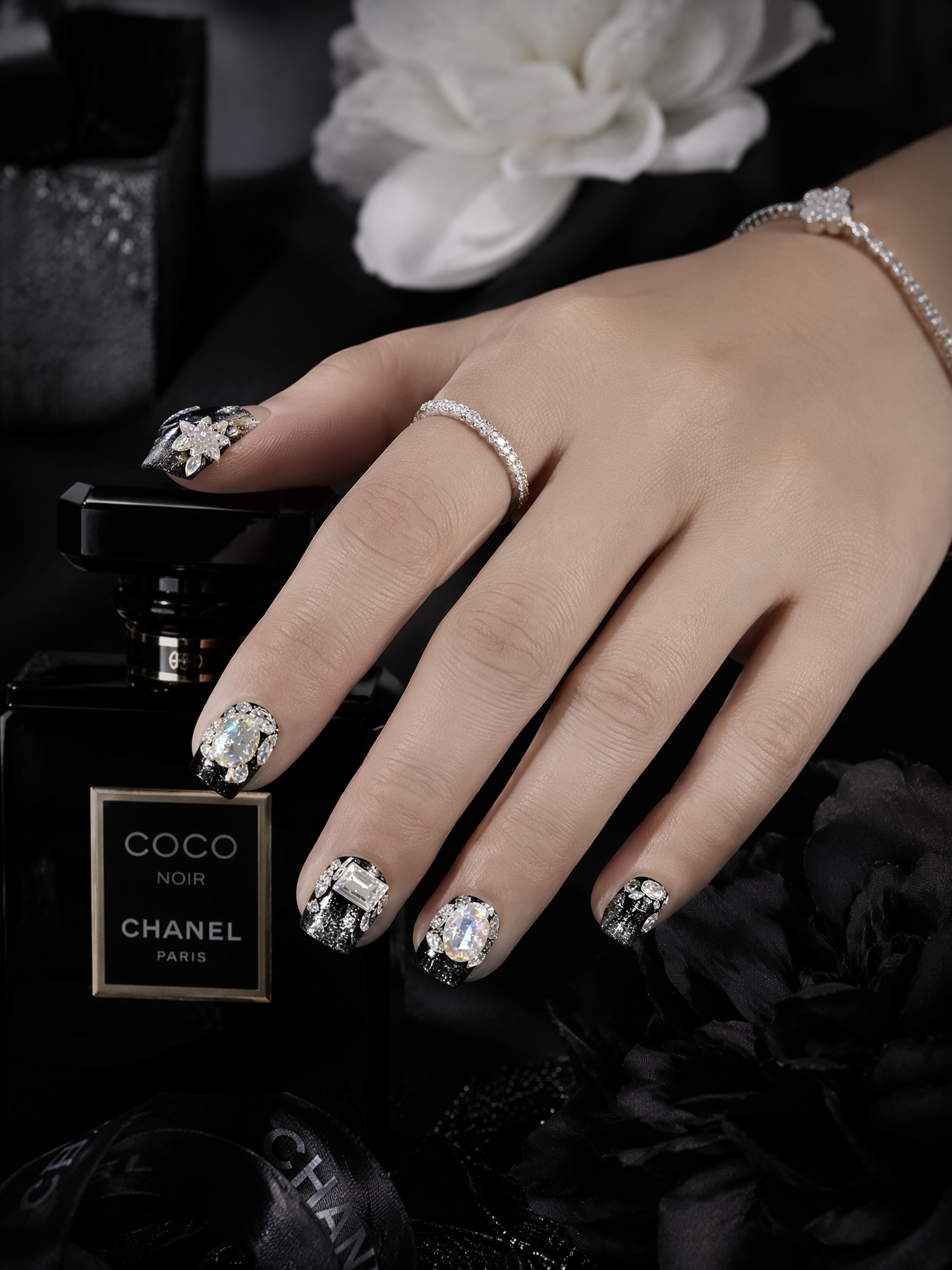 Stellar Noir | LUMlix Haute Nail