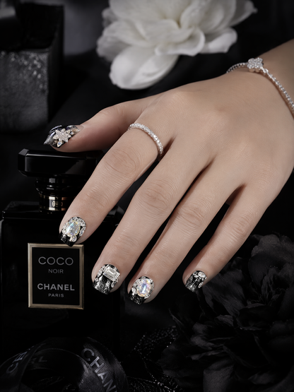 Stellar Noir | LUMlix Haute Nail