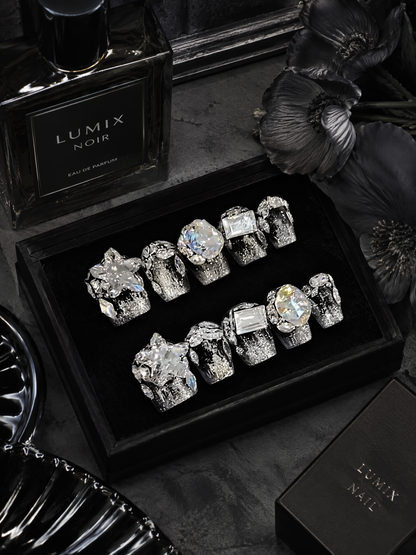 Stellar Noir | LUMlix Haute Nail