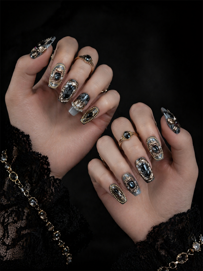 Noir Baroque | LUMlix Haute Nail