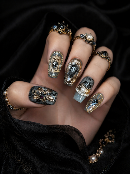 Noir Baroque | LUMlix Haute Nail