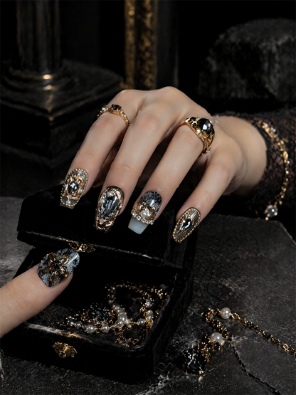 Noir Baroque | LUMlix Haute Nail