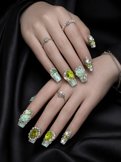 Verdant Empress | LUMlix Haute Nail