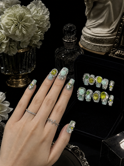 Verdant Empress | LUMlix Haute Nail