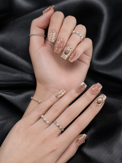 Aurelia’s Gilded Reverie | LUMlix Haute Nail