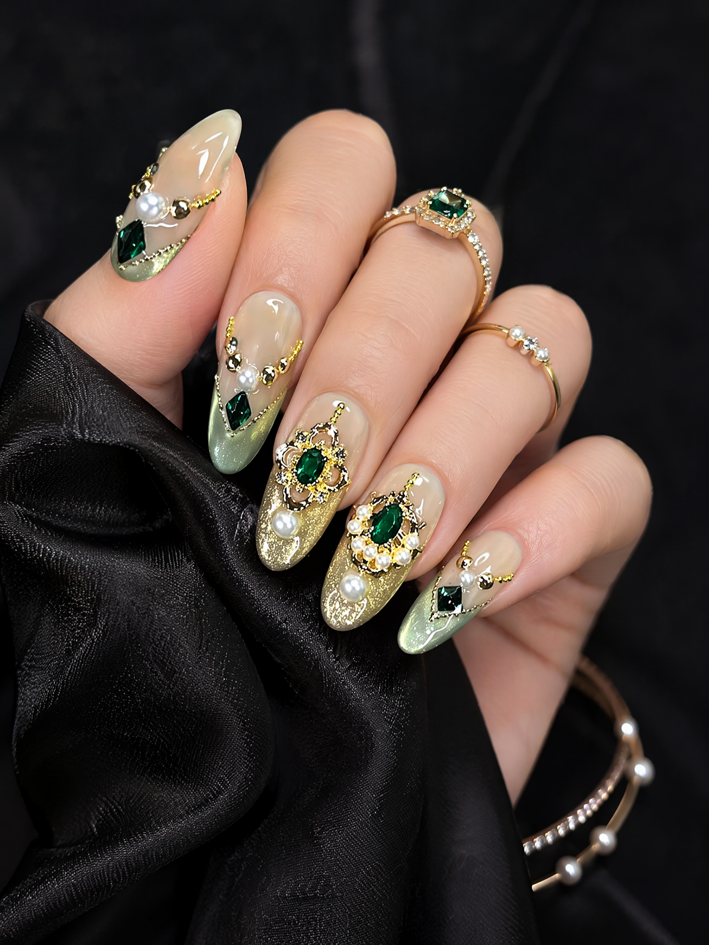 Emerald Sovereign | LUMlix Haute Nail