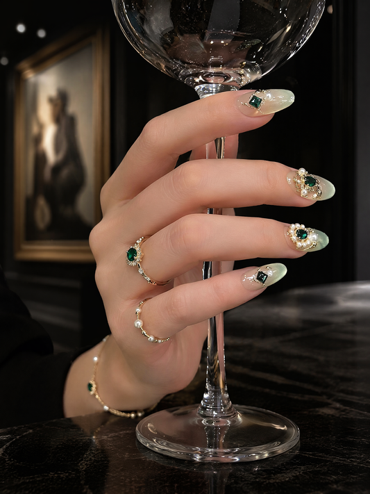 Emerald Sovereign | LUMlix Haute Nail