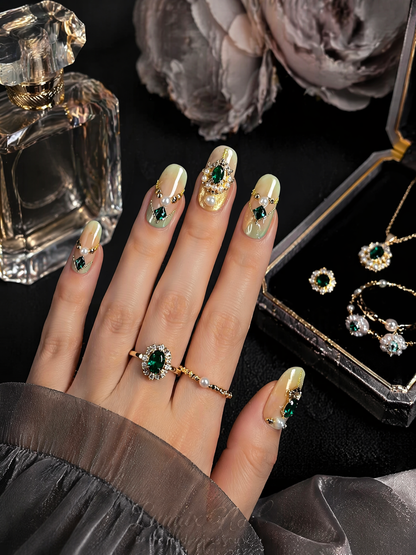 Emerald Sovereign | LUMlix Haute Nail