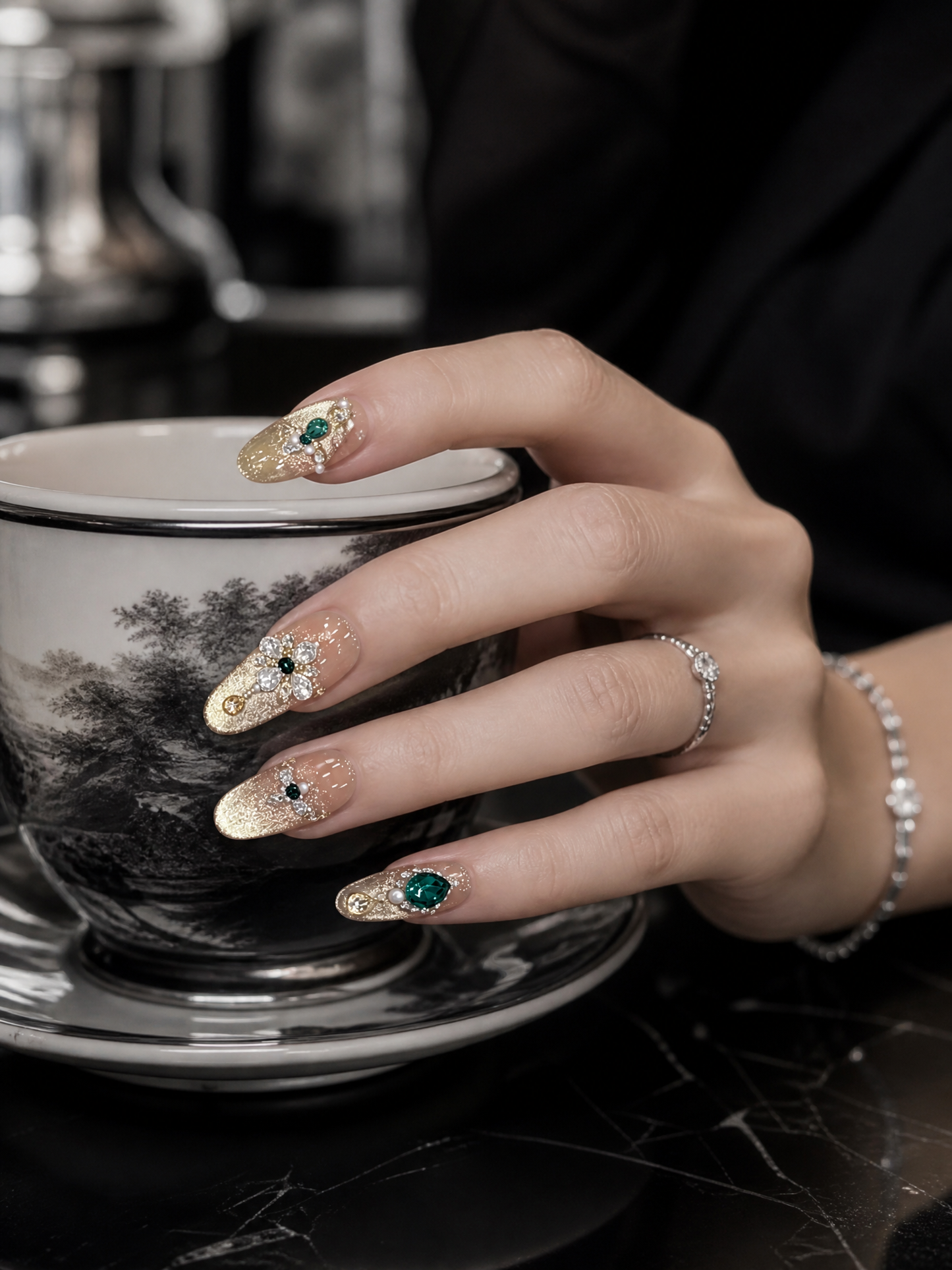 Athena’s Gilded Oracle | LUMlix Haute Nail