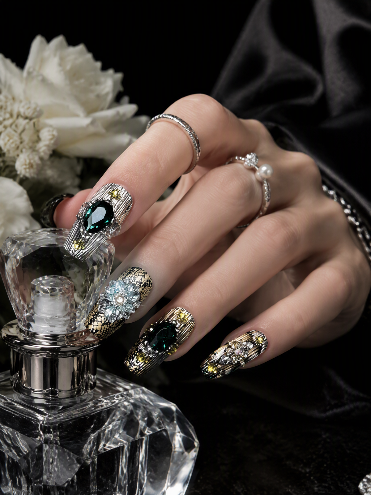 Serpentine Emerald Tapestry | LUMlix Haute Nail